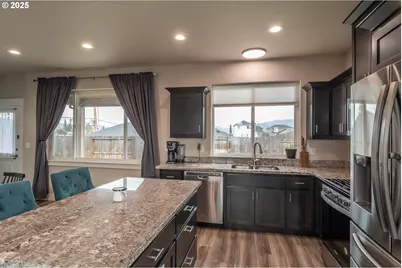 180 Brady Ln, Roseburg, OR 97471 - Photo 9