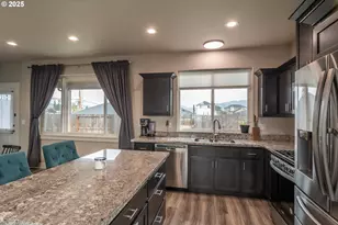 180 Brady Ln, Roseburg, OR 97471 - Photo 9