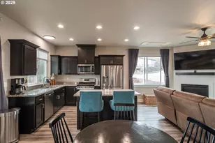 180 Brady Ln, Roseburg, OR 97471 - Photo 5