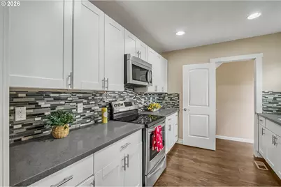3801 NE 82nd Ave, Portland, OR 97220 - Photo 11