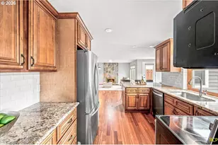12647 SW Springwood Dr, Tigard, OR 97223 - Photo 9