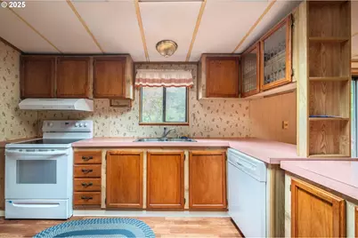 1445 Village Pines Ave, Coos Bay, OR 97420 - Photo 25