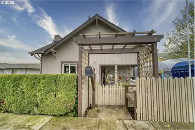 385 N 6th St, Saint Helens, OR 97051 - Photo 1