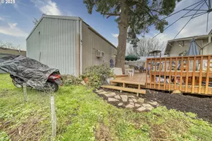 385 N 6th St, Saint Helens, OR 97051 - Photo 5