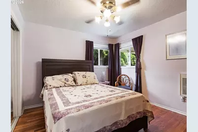 11726 SE Oak St, Portland, OR 97216 - Photo 15