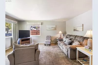 11726 SE Oak St, Portland, OR 97216 - Photo 5