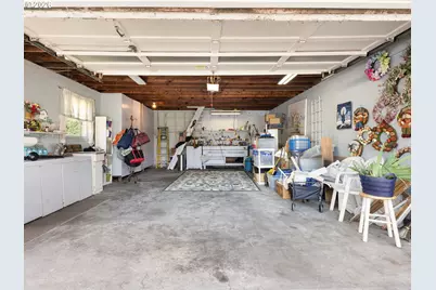 11726 SE Oak St, Portland, OR 97216 - Photo 33