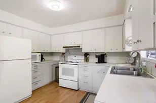 11726 SE Oak St, Portland, OR 97216 - Photo 13
