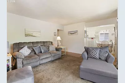 11726 SE Oak St, Portland, OR 97216 - Photo 7