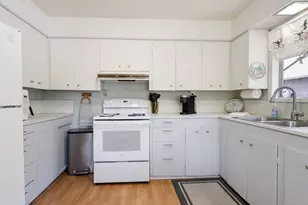 11726 SE Oak St, Portland, OR 97216 - Photo 11