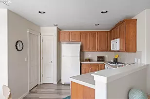 7102 NE Stonewater St, Hillsboro, OR 97124 - Photo 11