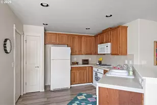 7102 NE Stonewater St, Hillsboro, OR 97124 - Photo 13