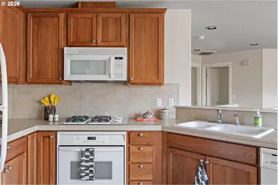 7102 NE Stonewater St, Hillsboro, OR 97124 - Photo 15