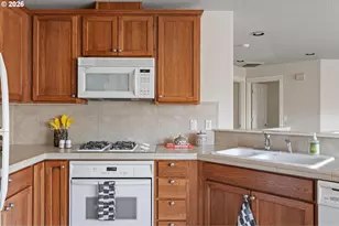 7102 NE Stonewater St, Hillsboro, OR 97124 - Photo 15