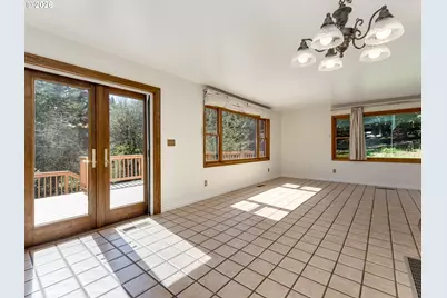 19037 NW Meadow Lake Rd, Yamhill, OR 97148 - Photo 9