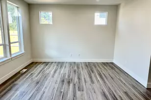 957 Willow St, Kelso, WA 98626 - Photo 5