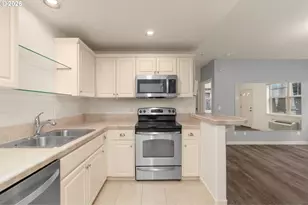 654 NE Newstead Ln, Hillsboro, OR 97006 - Photo 11