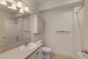 654 NE Newstead Ln, Hillsboro, OR 97006 - Photo 17