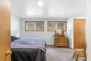 42430 Ames Creek Rd, Sweet Home, OR 97386 - Photo 9