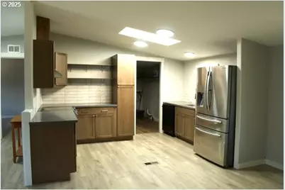 700 NE 183rd Ave #7, Portland, OR 97230 - Photo 5