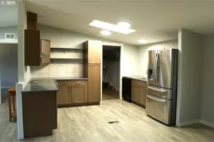 700 NE 183rd Ave, Portland, OR 97230 - Photo 5