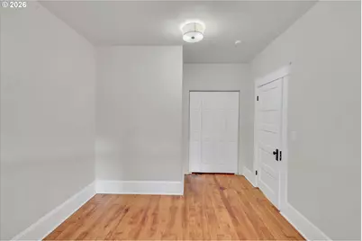 921 SE Mall St, Portland, OR 97202 - Photo 9