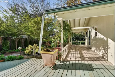 11041 SW 45th Ave, Portland, OR 97219 - Photo 39