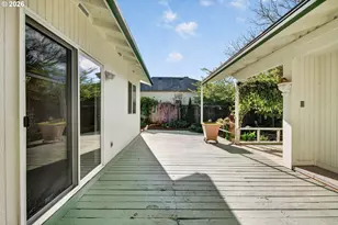 11041 SW 45th Ave, Portland, OR 97219 - Photo 37