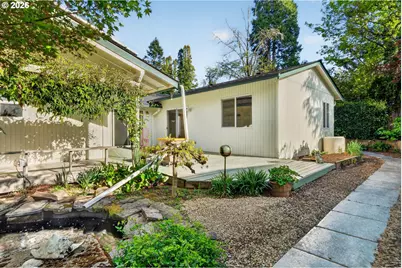 11041 SW 45th Ave, Portland, OR 97219 - Photo 43