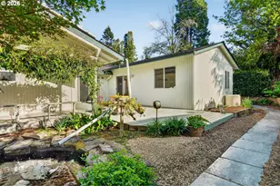 11041 SW 45th Ave, Portland, OR 97219 - Photo 43