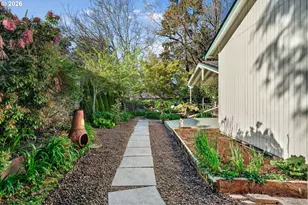 11041 SW 45th Ave, Portland, OR 97219 - Photo 41