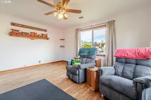 861 W 10th Ave, Junction City, OR 97448 - Photo 23