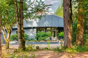 2020 Greenleaf Dr, North Bonneville, WA 98639 - Photo 3