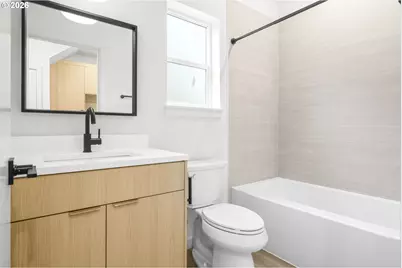 4690 N Congress Ave, Portland, OR 97217 - Photo 11