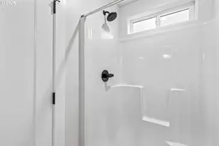 1546 Poplar Dr, Grants Pass, OR 97527 - Photo 27