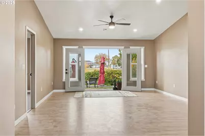 907 Cowl St, Milton-Freewater, OR 97862 - Photo 3