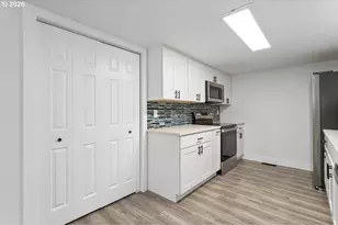 512 SW Eastman Pkwy, Gresham, OR 97080 - Photo 21