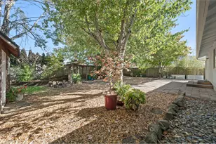 1315 Arcadia Dr, Eugene, OR 97401 - Photo 39