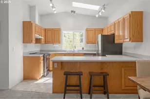 1315 Arcadia Dr, Eugene, OR 97401 - Photo 11