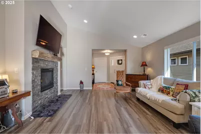 2127 SE Academy St, Dallas, OR 97338 - Photo 5