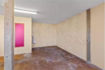 100 N 7th St, Lakeside, OR 97449 - Photo 15