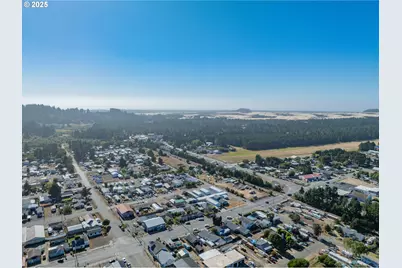 100 N 7th St, Lakeside, OR 97449 - Photo 37