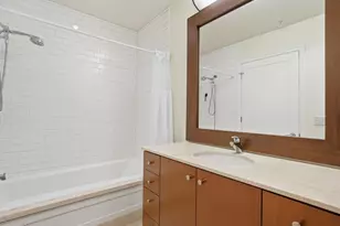 1025 NW Couch St, Portland, OR 97209 - Photo 17