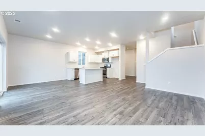 2953 U St, Springfield, OR 97477 - Photo 5