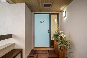762 NW Westover Square, Portland, OR 97210 - Photo 3