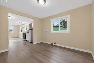 9403 NE Gertz Ct, Portland, OR 97211 - Photo 11