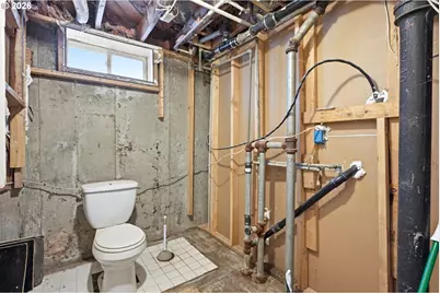 215 NE 167th Pl, Portland, OR 97230 - Photo 29
