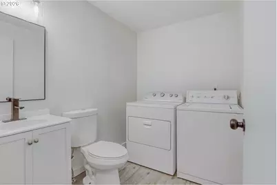 12533 SE Woodward St, Portland, OR 97236 - Photo 11