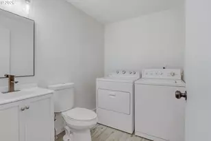 12533 SE Woodward St, Portland, OR 97236 - Photo 11