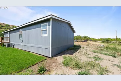 626 NW 4th Ave, Milton-Freewater, OR 97862 - Photo 5